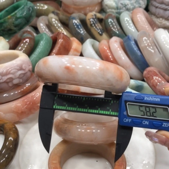 未镶嵌石英质玉珠宝半成品18