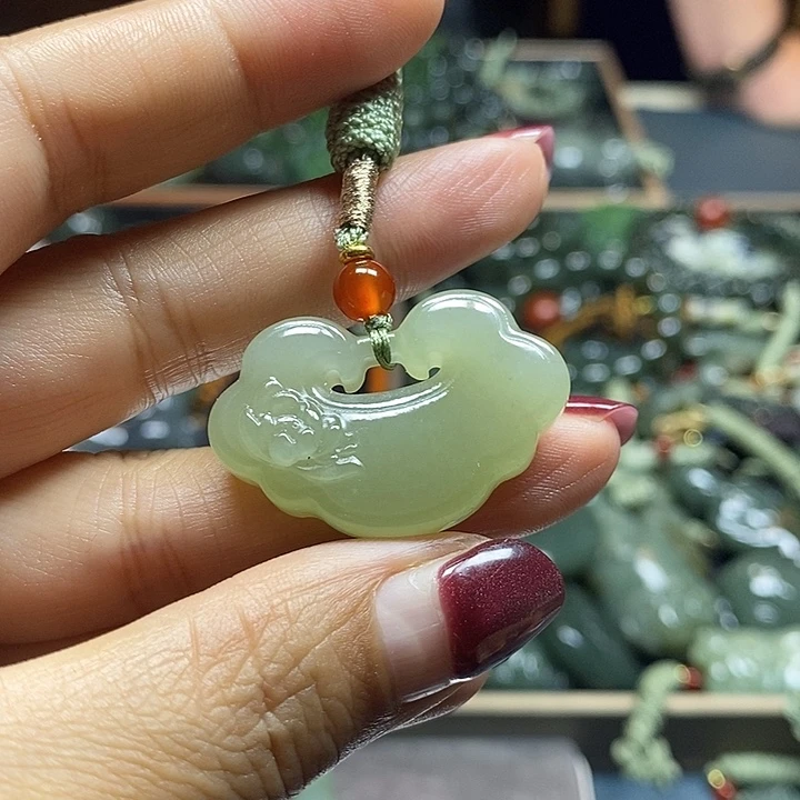 和田玉未镶嵌挂件