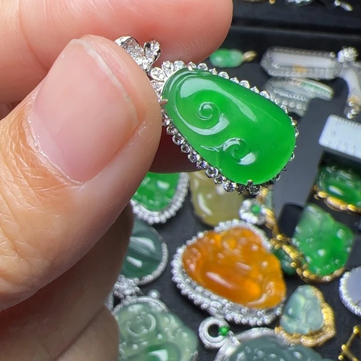 翡翠18K金镶嵌吊坠(不含链)