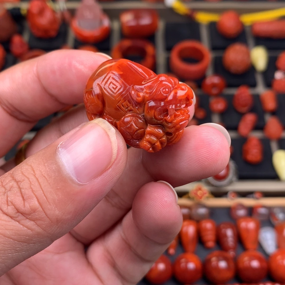南红玛瑙未镶嵌貔貅吊坠17+