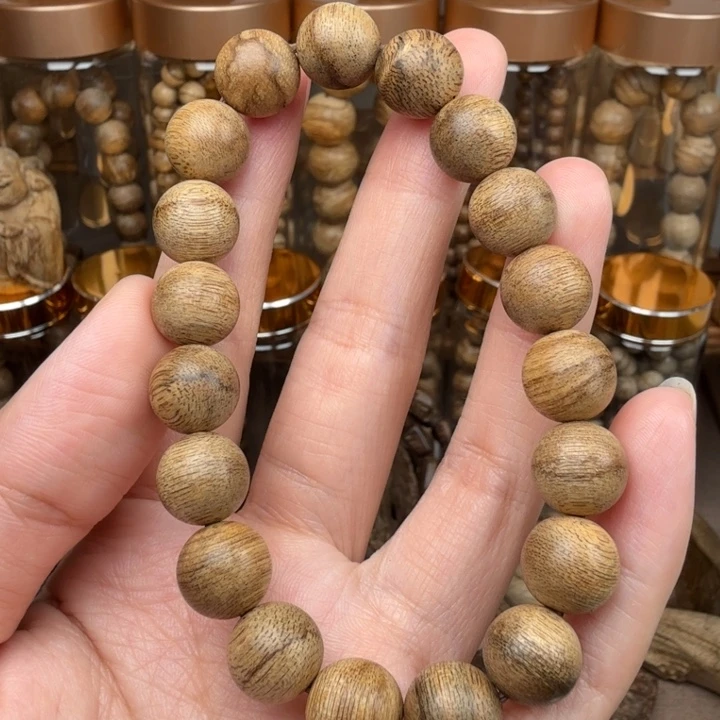 沉香沉香碎屑达拉干沉香1.1的10.7克