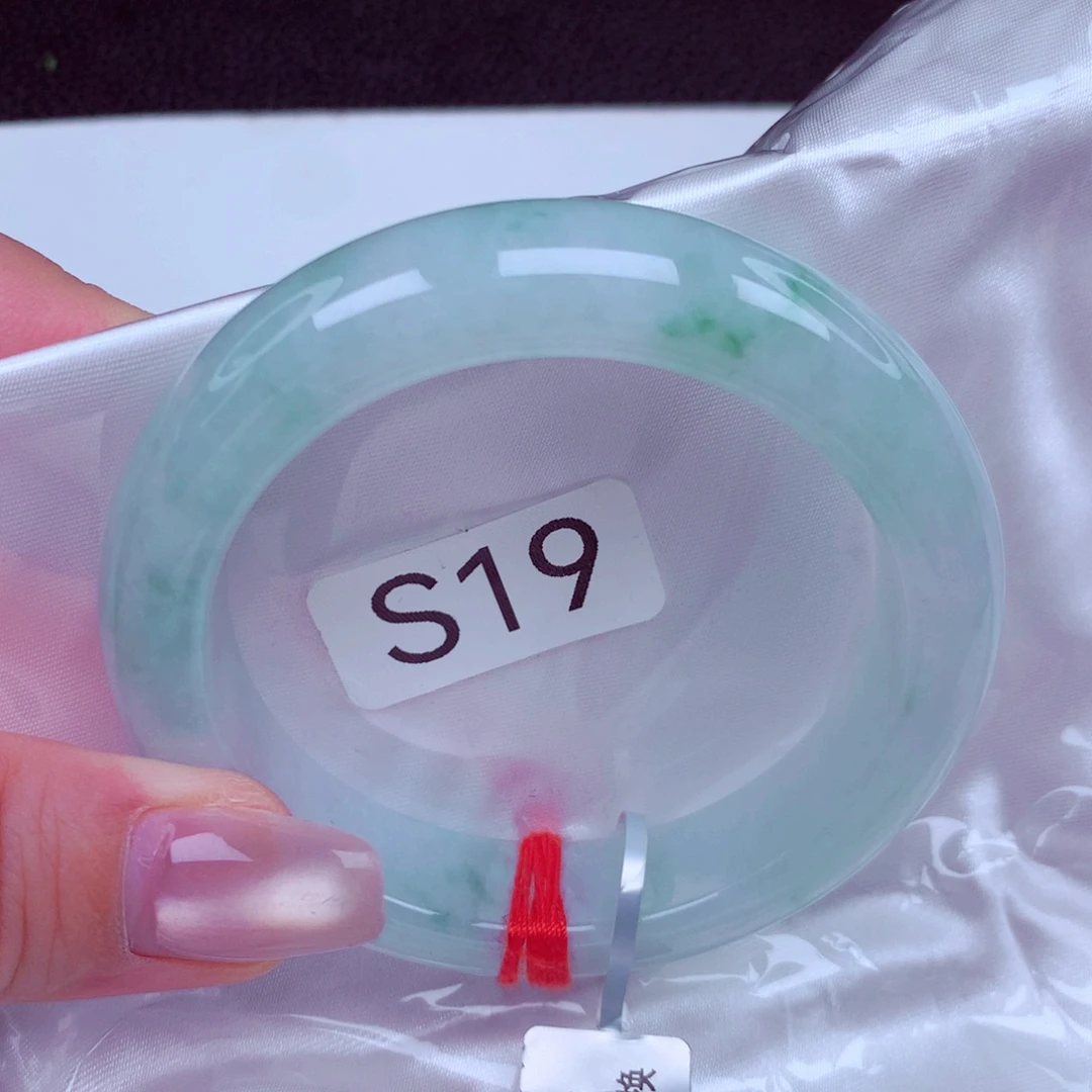 翡翠未镶嵌手镯手镯