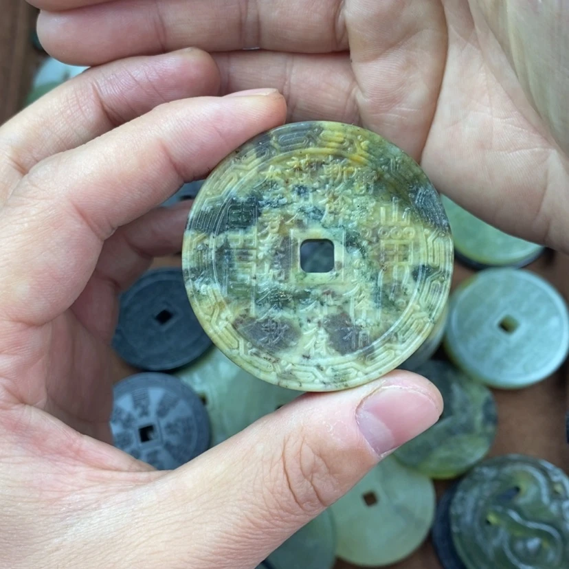 【闪购商品】岫玉颈饰未镶嵌鶴*?岫玉山鬼花钱吊坠