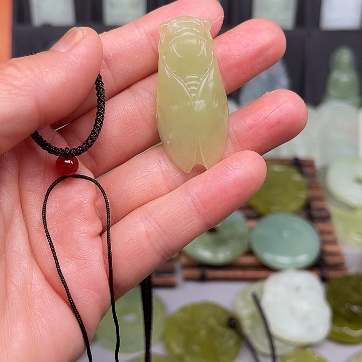 岫玉未镶嵌吊坠(赠链)诸**宜