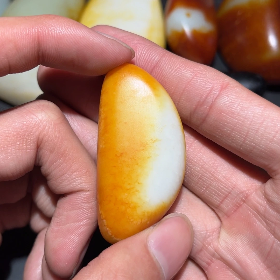 和田玉未镶嵌珠宝奇石