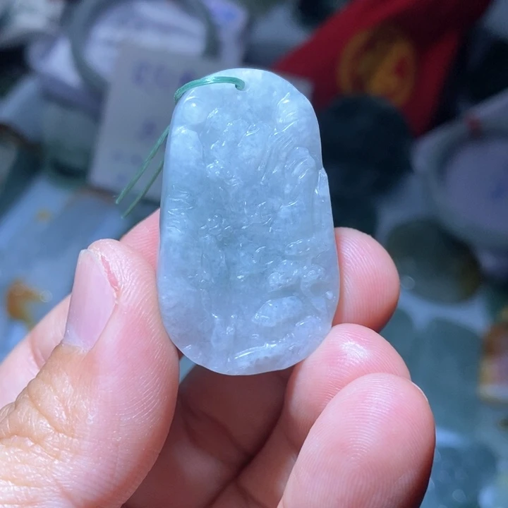 翡翠吊坠(赠链)未镶嵌