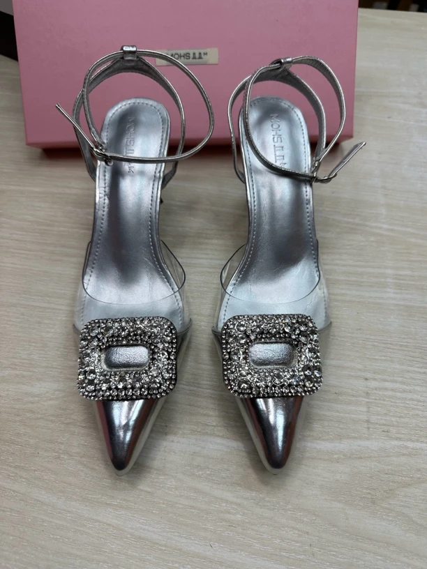 法式复古扣细跟透明玻璃胶跟鞋