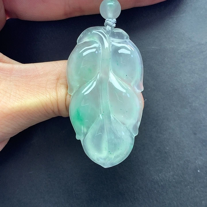 石英质玉未镶嵌颈饰