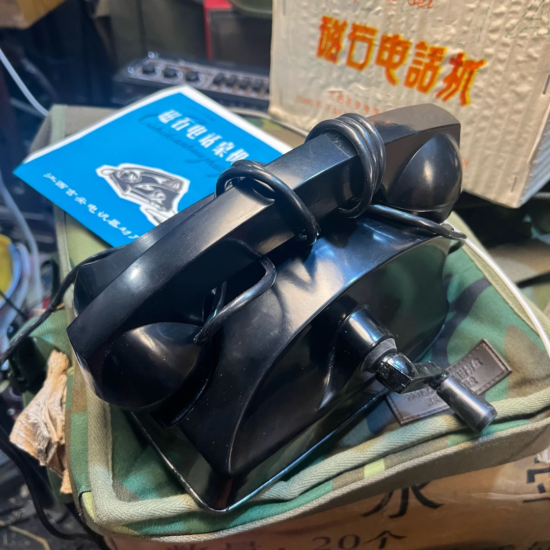 正品老货全新黑色手摇磁石电话摆件带包装说明书