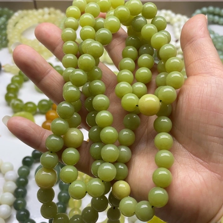 蛇纹石玉手串未镶嵌小*?