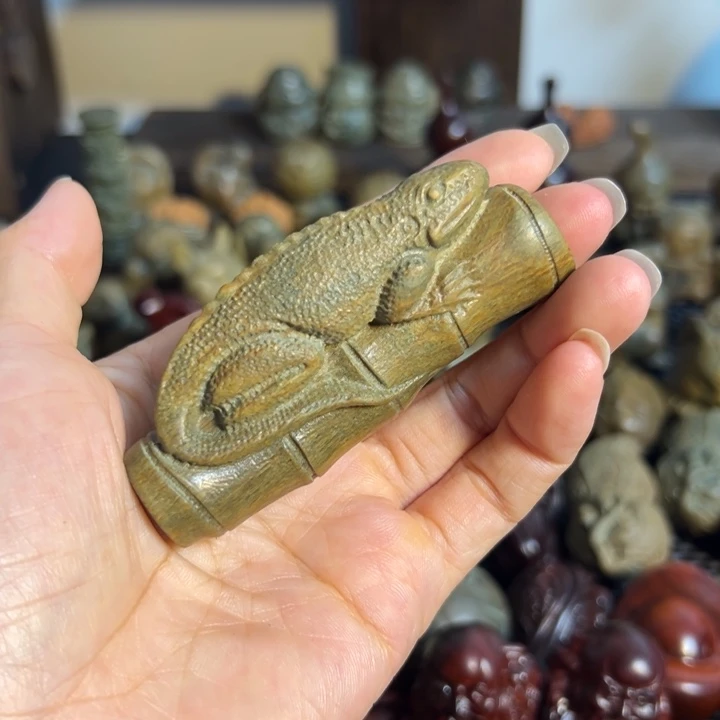 把件小叶紫檀蜥蜴