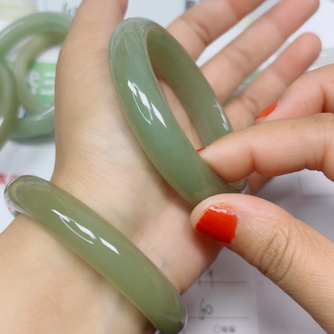 石英质玉未镶嵌手镯48/60