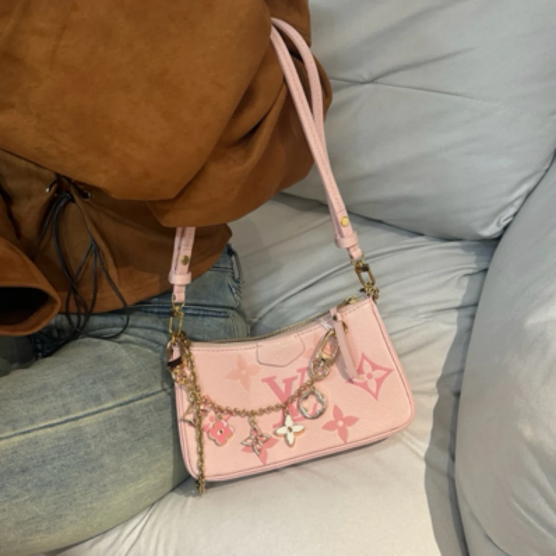 95新 LouisVuitton/路易威登 LV 粉色麻将包链条包手拎包