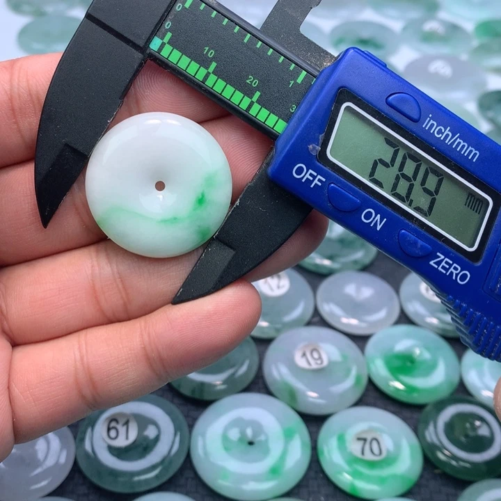 翡翠颈饰未镶嵌缅甸天然A货翡翠