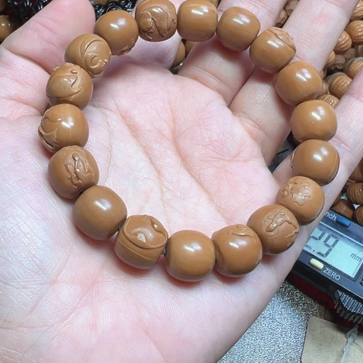 12左右老邢雕刻手串