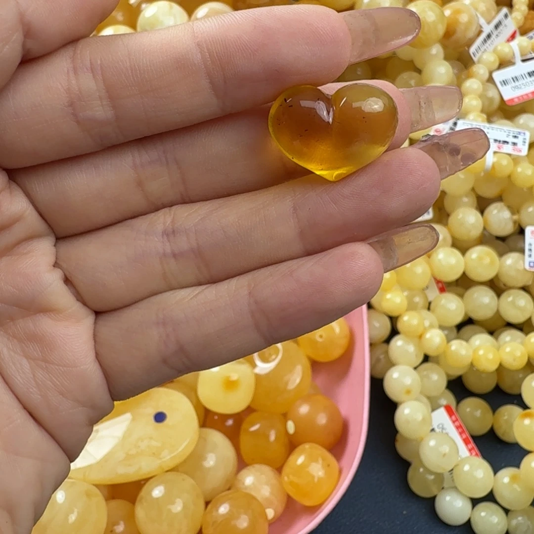 琥珀未镶嵌珠宝奇石