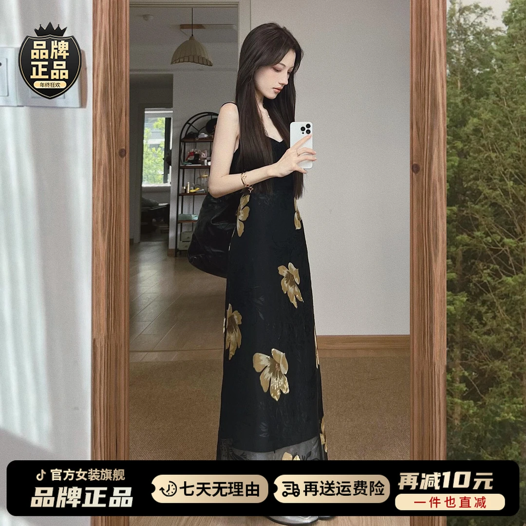 法式高级感黑色吊带连衣裙子女夏新款流行爆款巨好看绝美度假长裙
