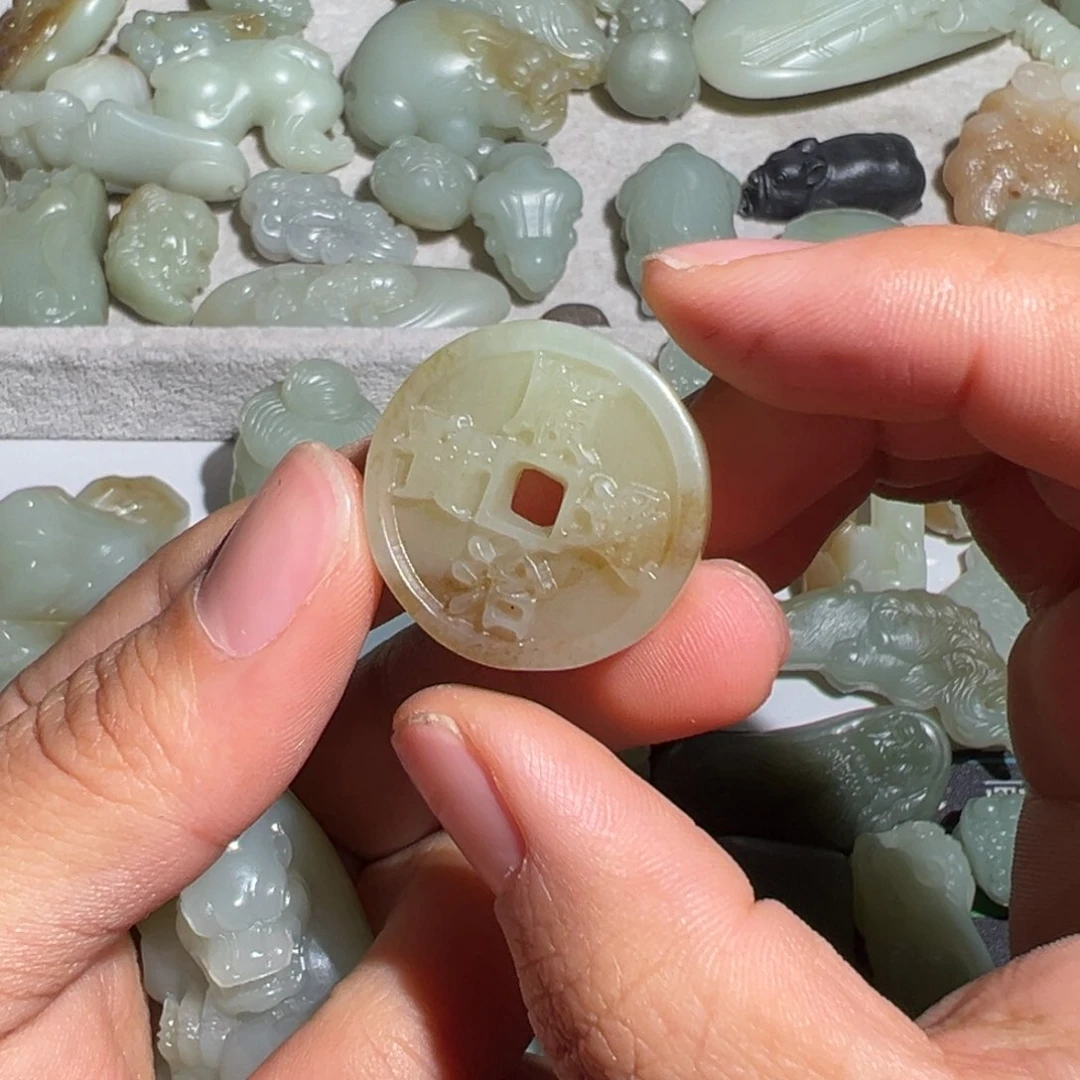 颈饰未镶嵌和田玉林*