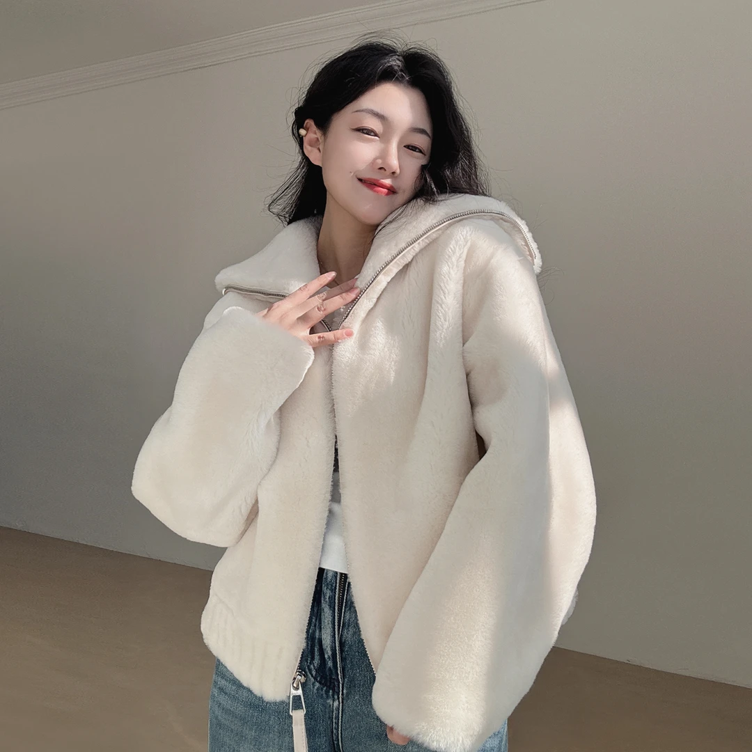 真皮毛一体羊皮羊羔毛皮草外套女海军领潮2025年冬新款短款美利奴