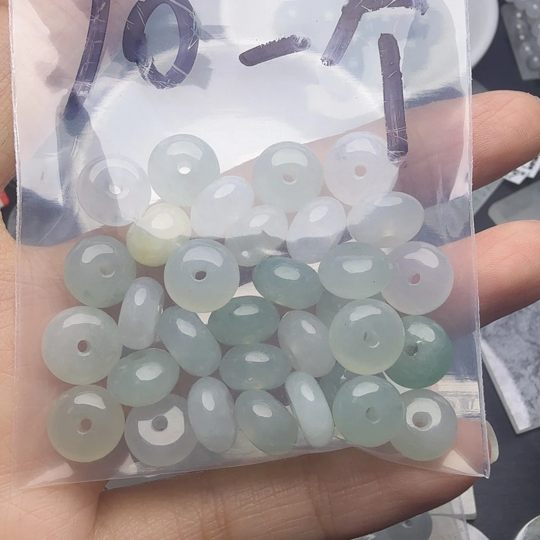 简***～翡翠未镶嵌颈饰天然缅甸翡翠A货