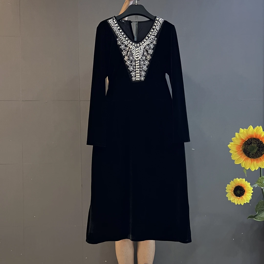 新款时尚气质优雅重工钉珠显瘦遮肉洋气丝绒连衣裙