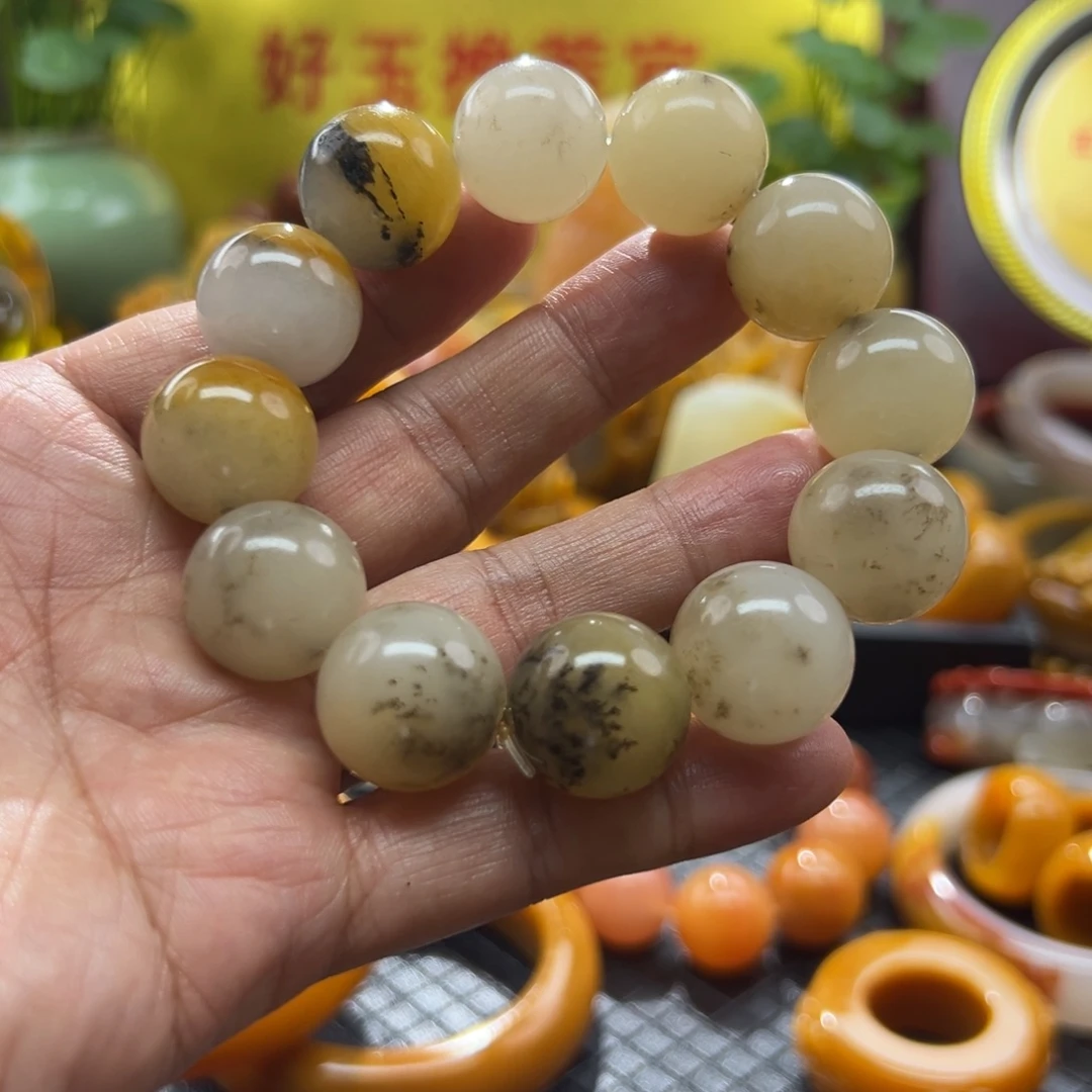 石英质玉未镶嵌颈饰