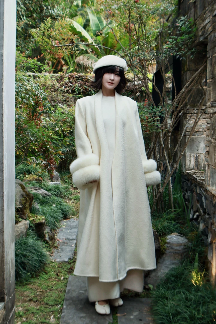 犀霓 国风肌理·柔糯澳洲羊毛·狐毛润袖·垂顺廓形·秋冬大衣风衣