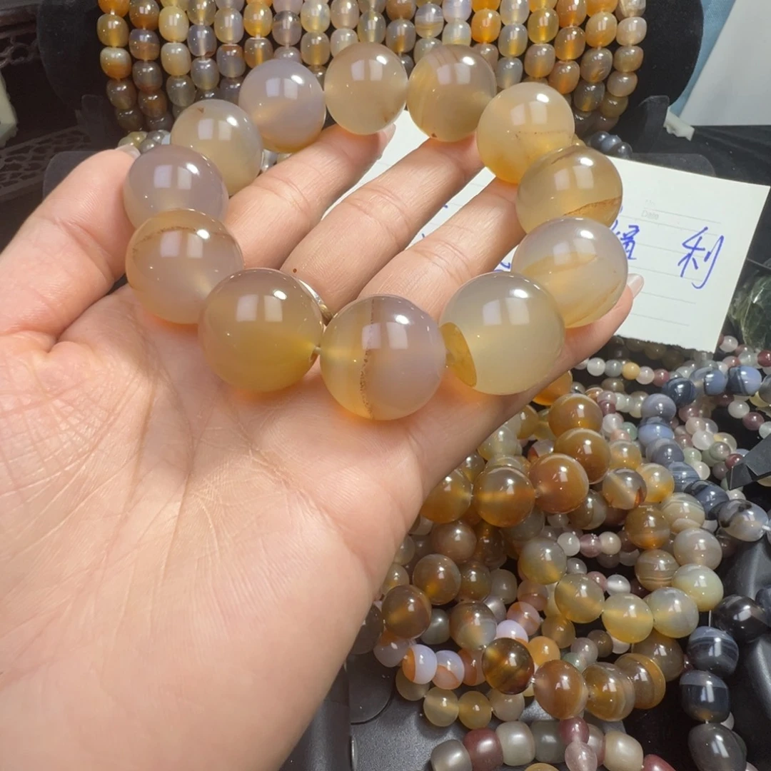 Z***M玛瑙/玉髓未镶嵌手链