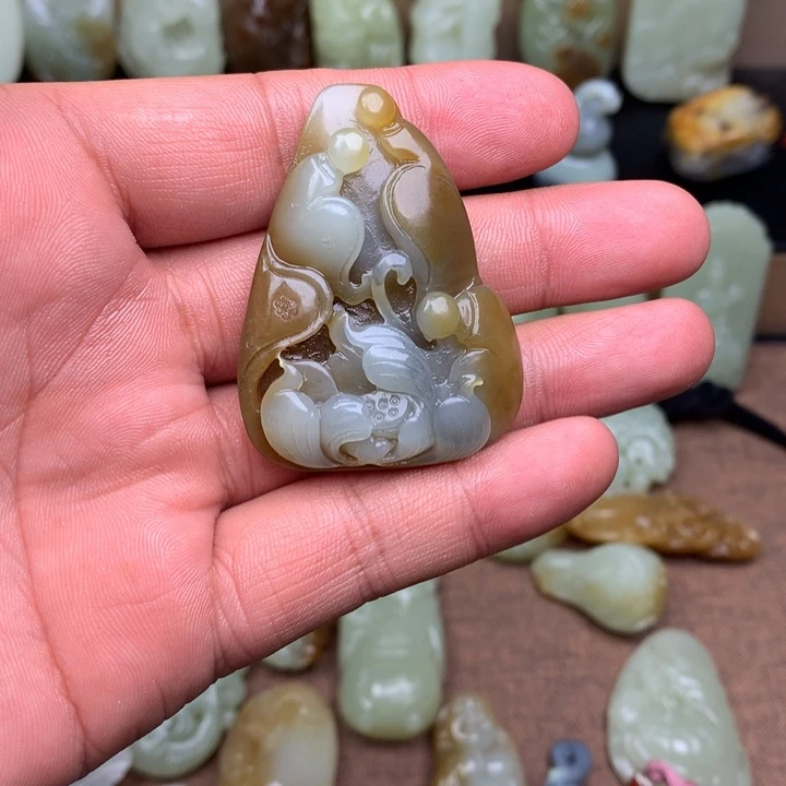 和田玉（糖玉）未镶嵌颈饰