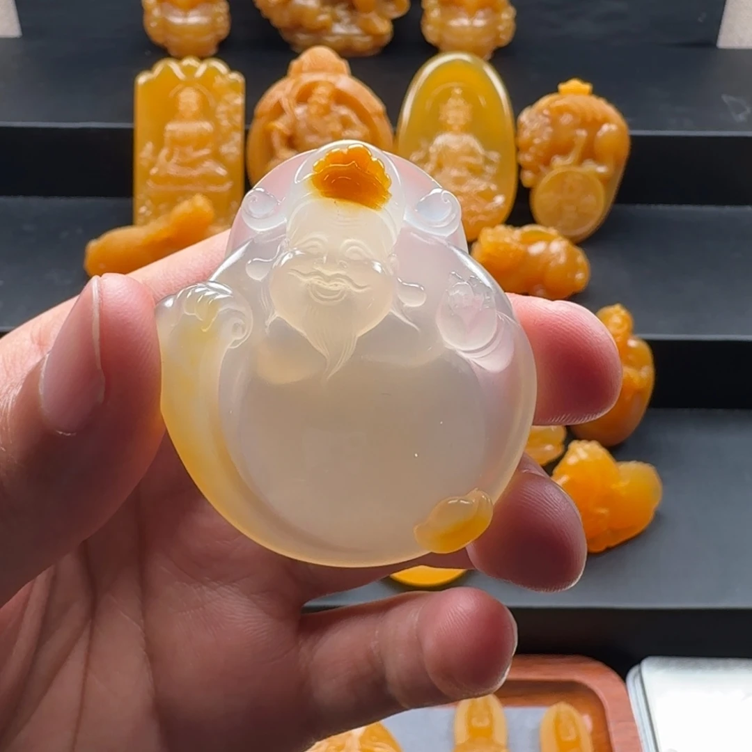 石英质玉（黄龙玉）合金手玩