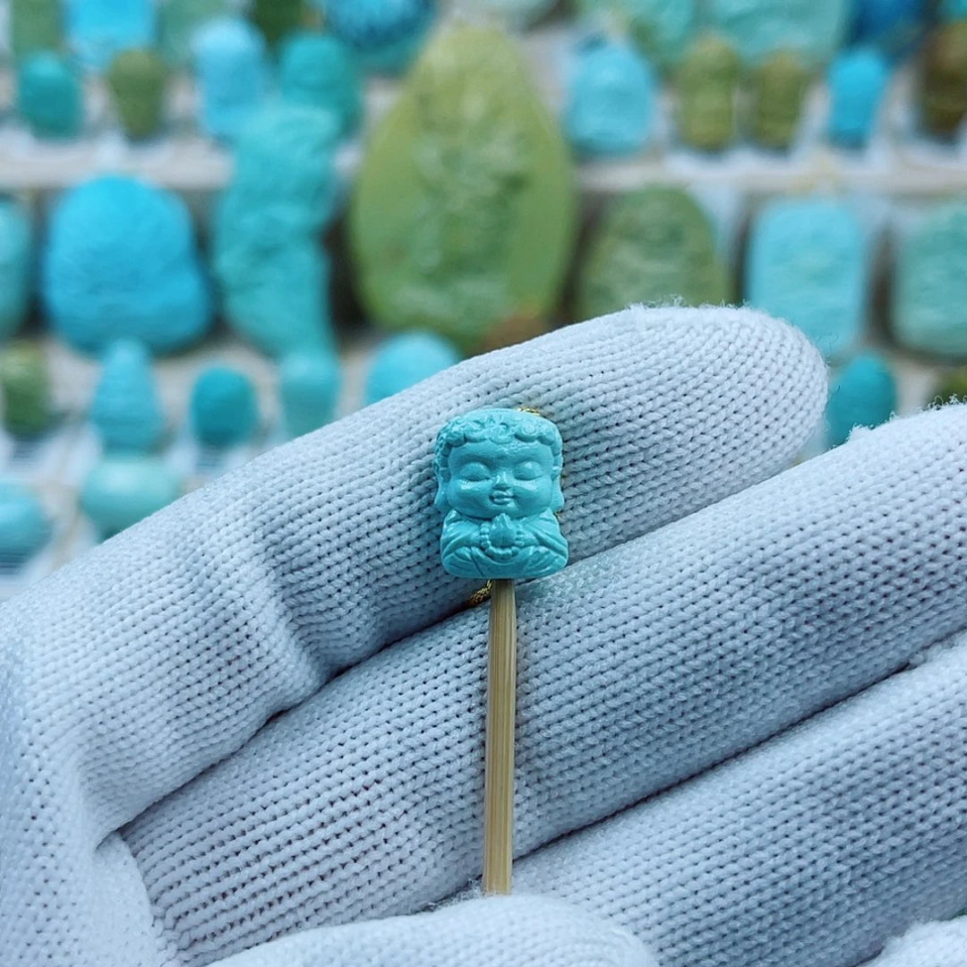 绿松石未镶嵌珠宝奇石