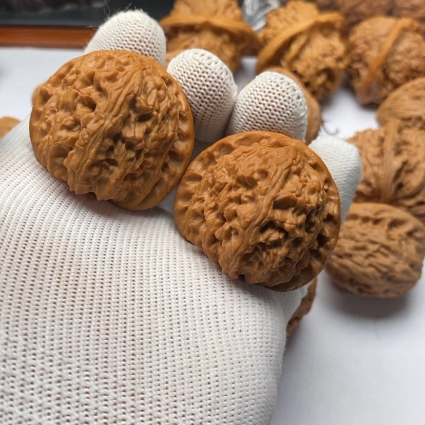 【闪购商品】文玩核桃把件油*18白狮子