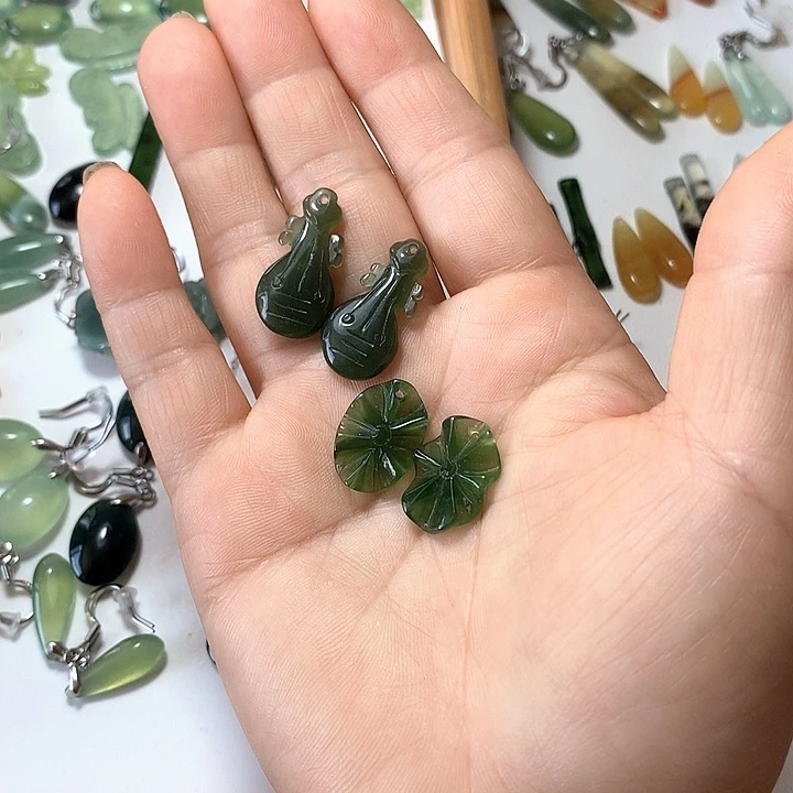 蛇纹石玉未镶嵌耳环七*～