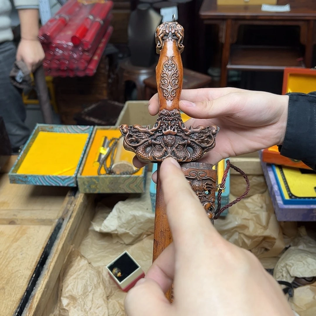 大叶紫檀（黑酸枝木类）