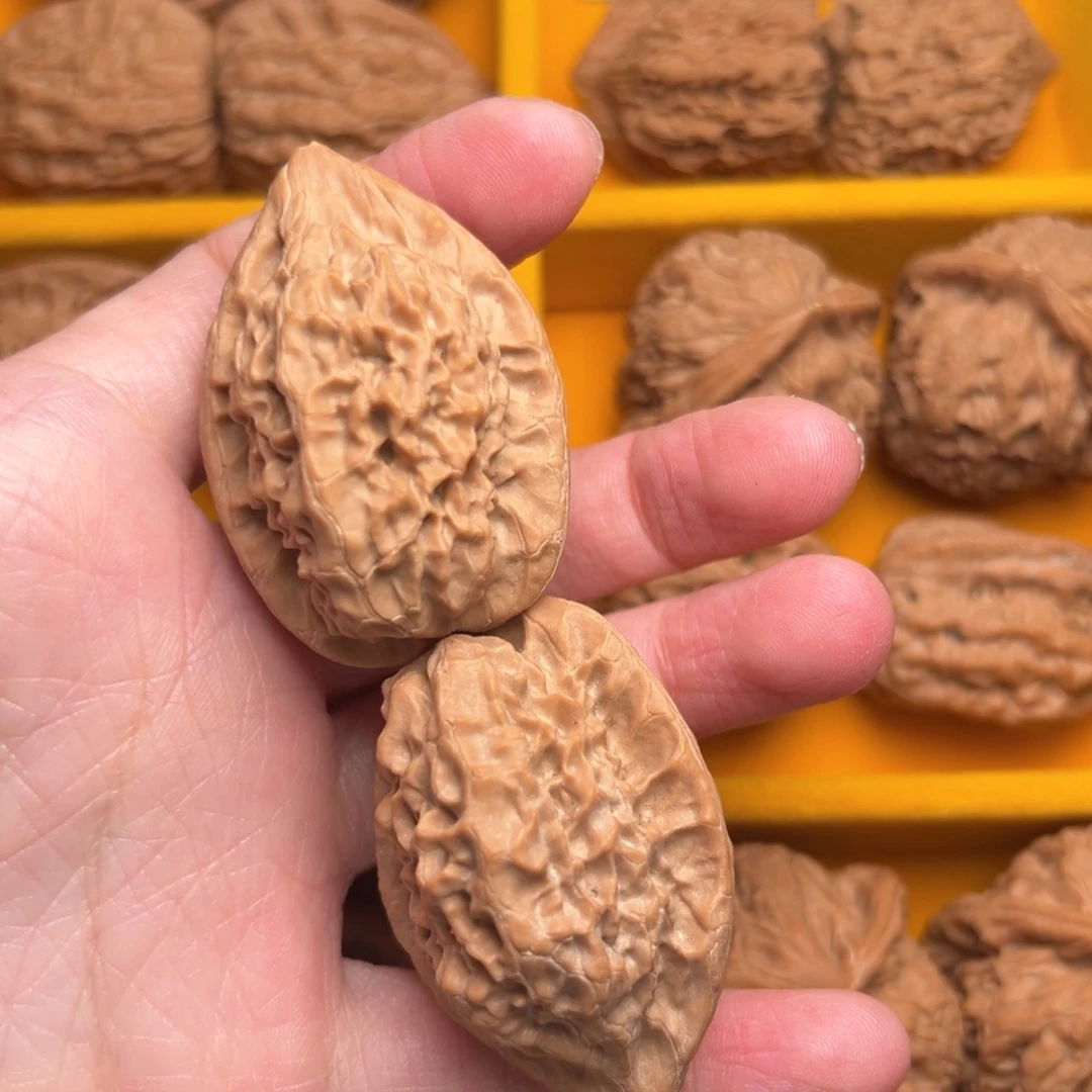 自***人文玩核桃把件文玩核桃