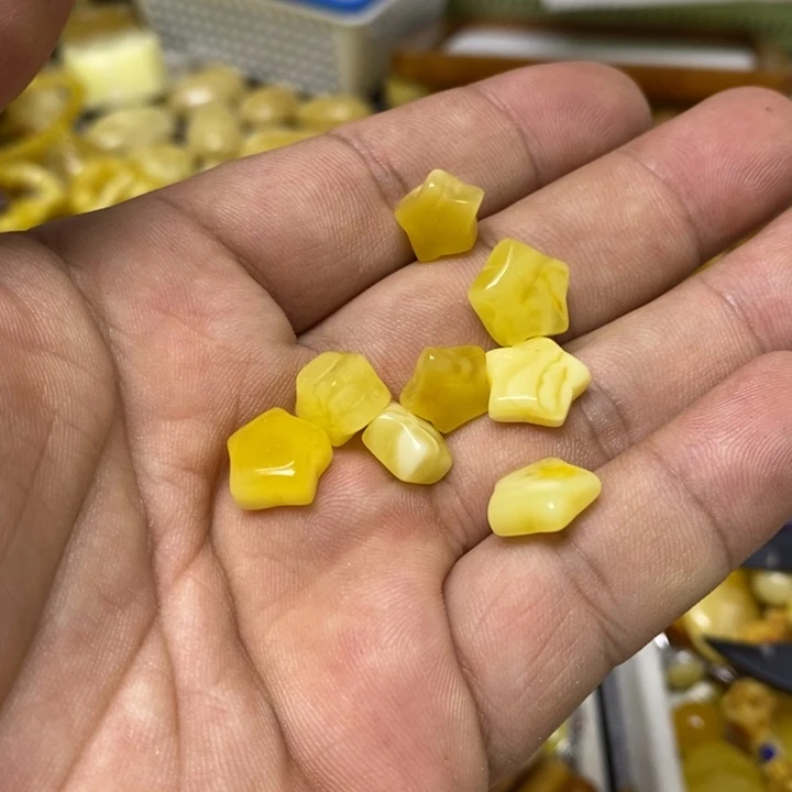 蜜蜡未镶嵌裸石多样性发货其三