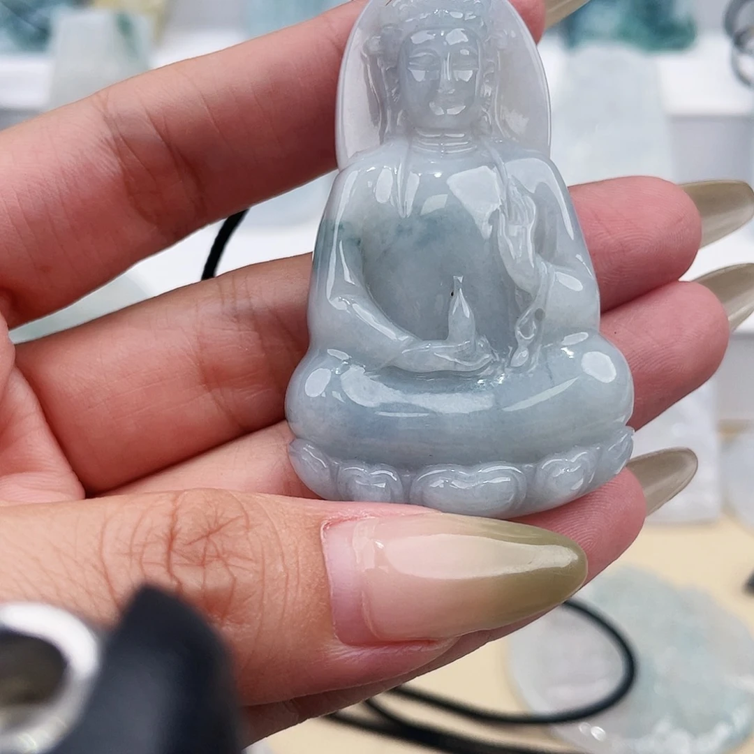 卫***中翡翠未镶嵌颈饰牌子