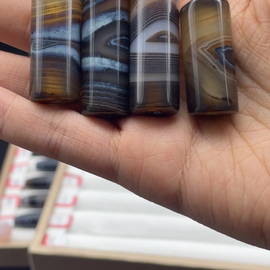 鱼***玛瑙/玉髓合金颈饰