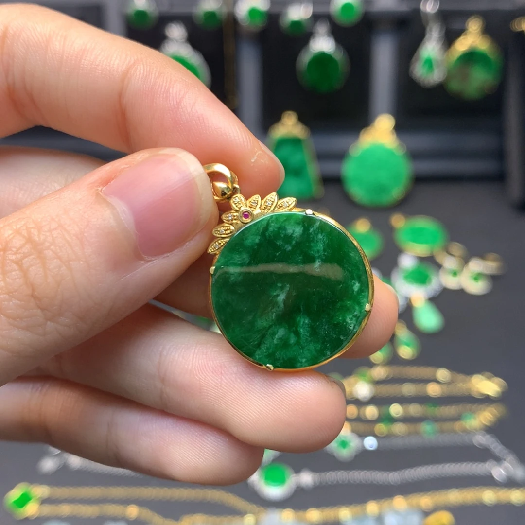 翡翠18K金镶嵌吊坠(不含链)有纹裂