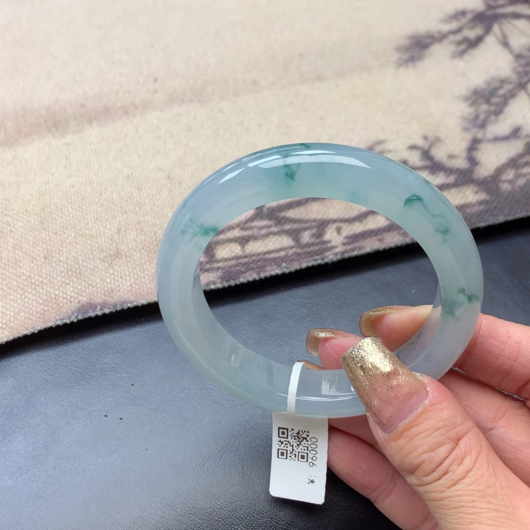 未镶嵌手镯翡翠缅甸翡翠手镯