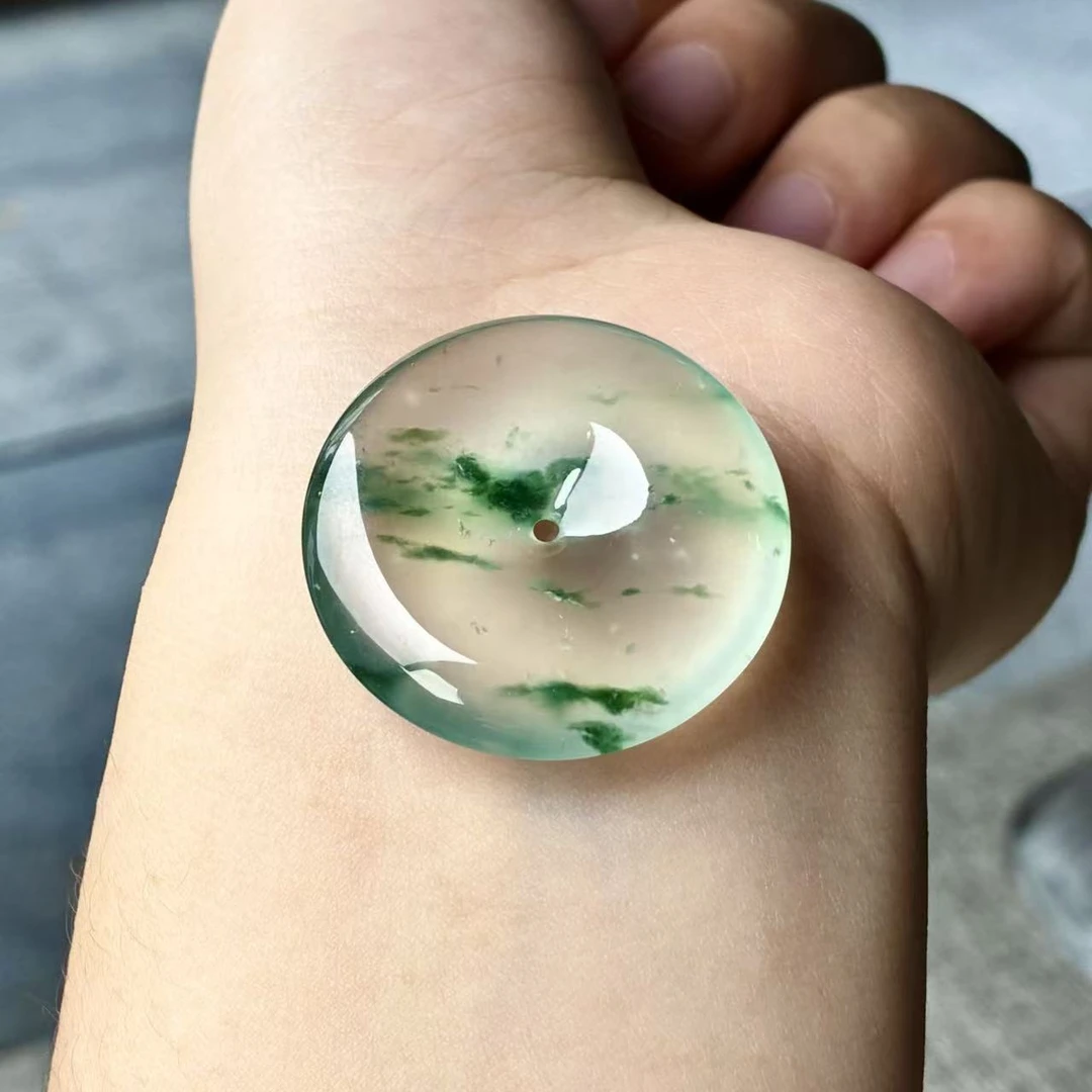 天然a货缅甸翡翠自然光31.5/6.1 玻璃种飘花平安扣吊坠，飘花灵动