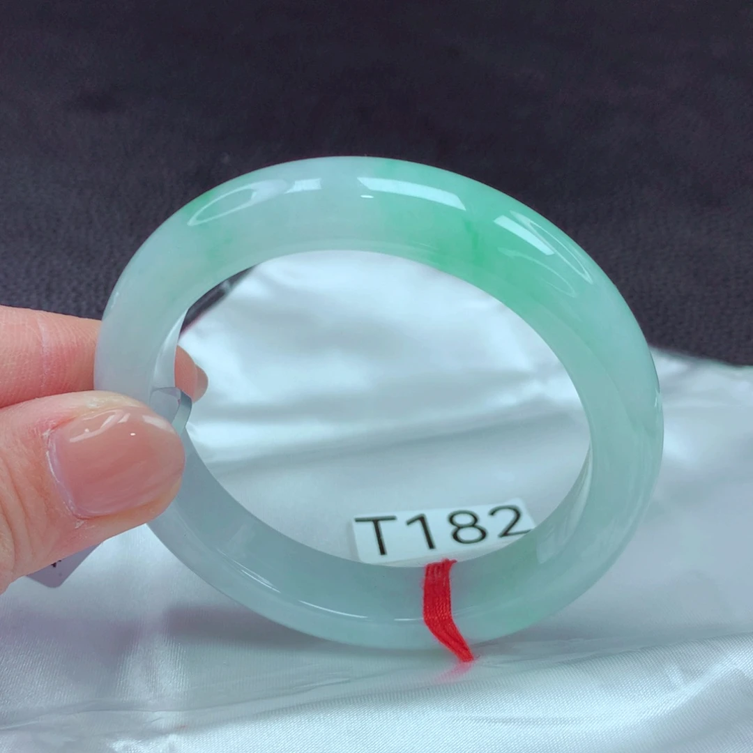 翡翠手镯未镶嵌手镯88