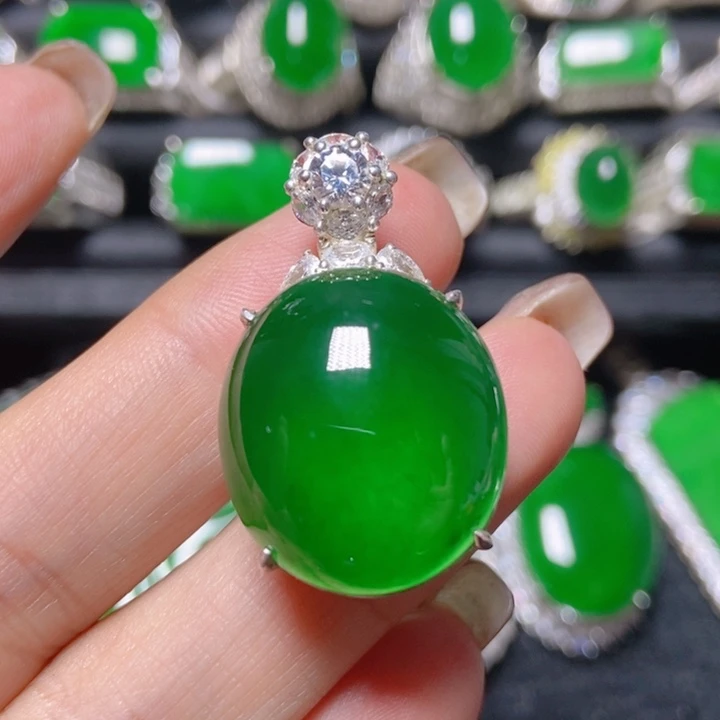 翡翠银S925镶嵌颈饰翡翠