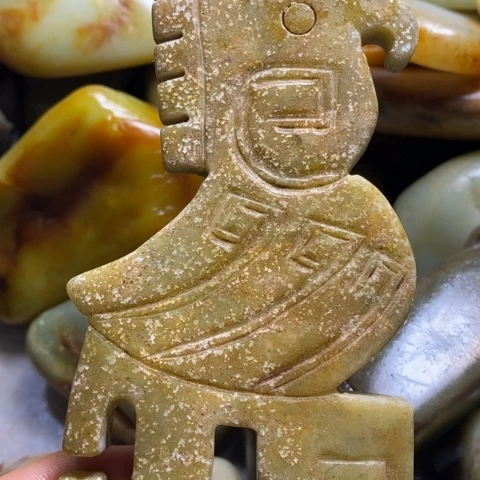 未镶嵌和田玉（糖玉）挂件