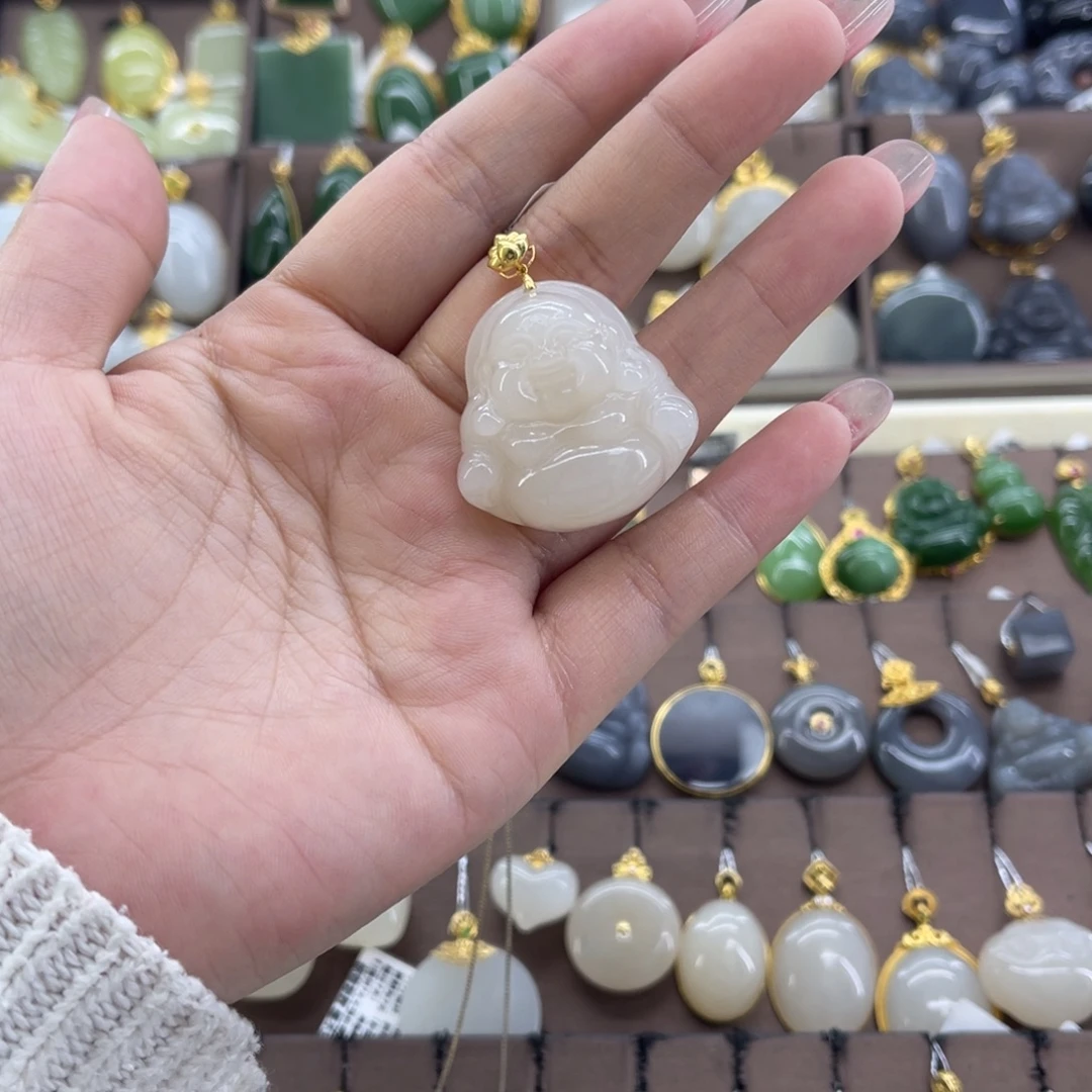 和田玉18K金镶嵌吊坠(赠链)