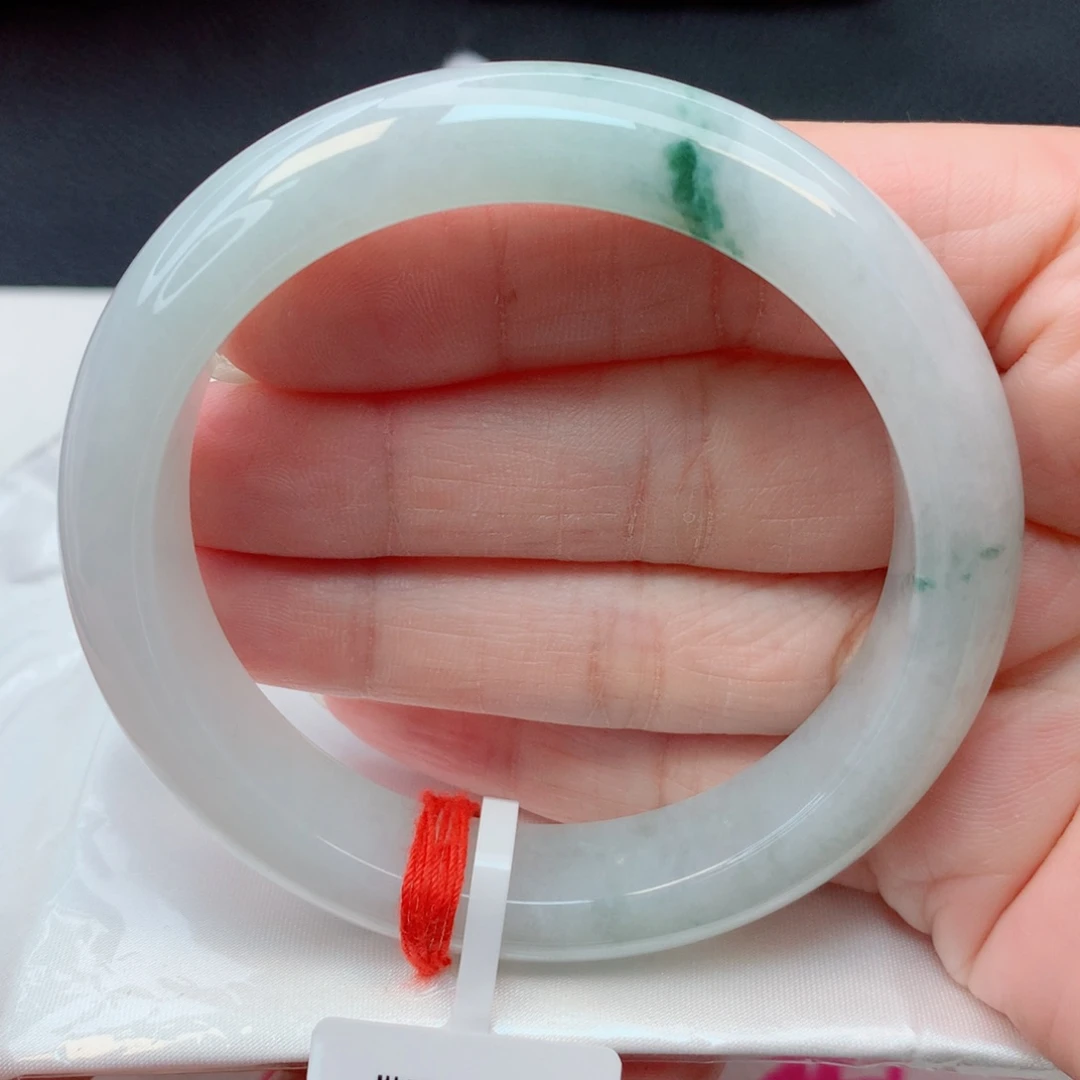 翡翠未镶嵌手镯56.5圈 细糯飘绿花有纹