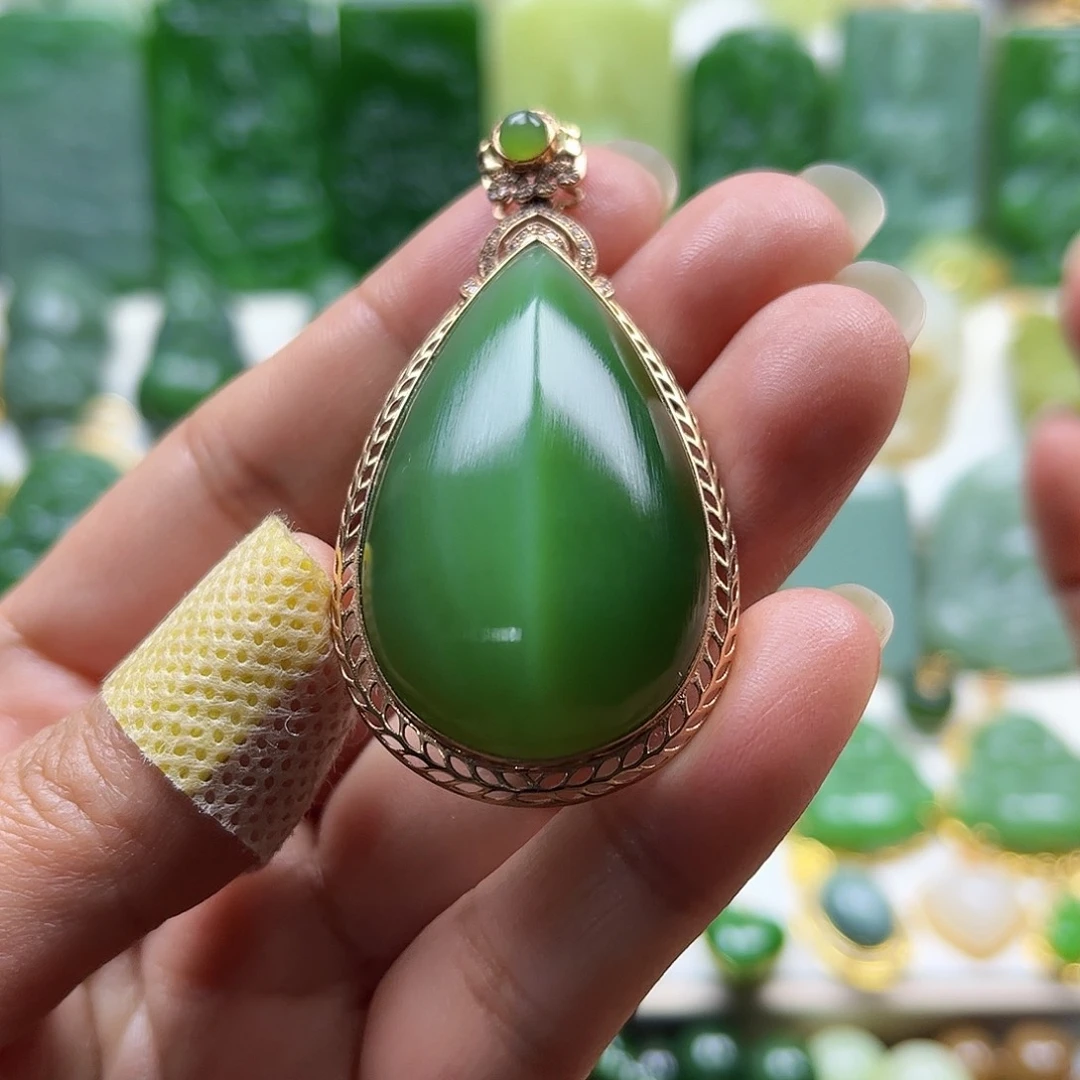 和田玉吊坠18K金镶嵌甜*