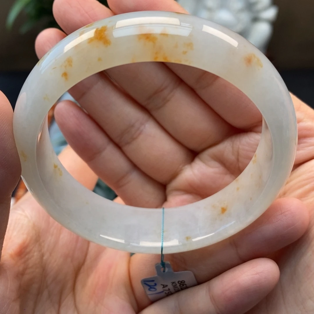 翡翠手镯未镶嵌天然