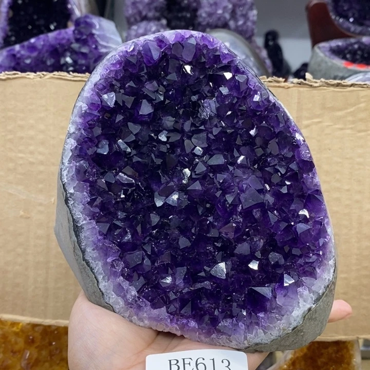 未镶嵌水晶大型摆件（非配饰）