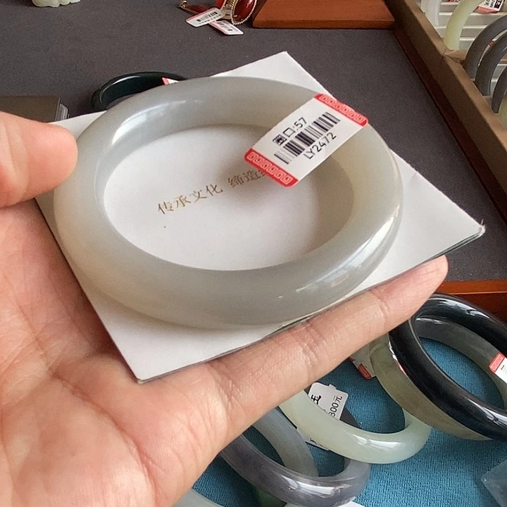 和田玉手镯未镶嵌58儿童节礼物